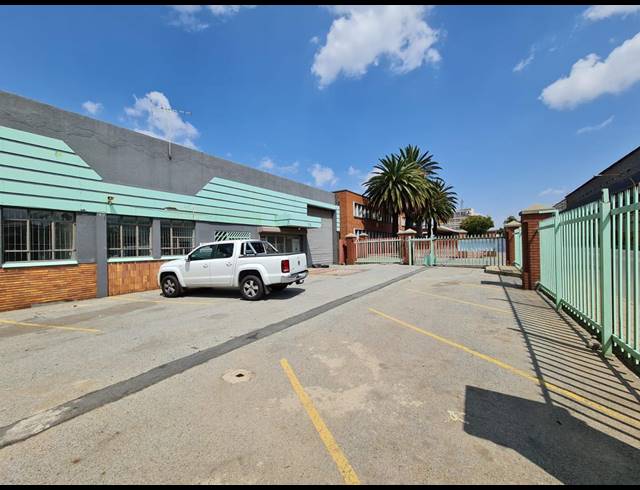 1,319M² WAREHOUSE TO LET IN BENROSE